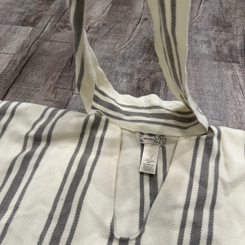 Free People Striped‎ Poncho Wrap Cape Fringe Hem One Sz Cream Gray Boho Festival - Picture 4 of 9